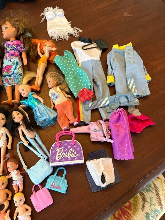 Assorted Barbie and Doll lot - 25 dolls, accessories, horse, all conditions - Picture 5 of 7